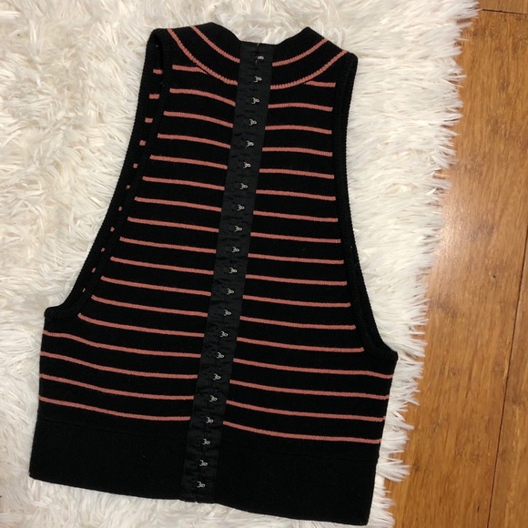 VS Mock Neck - Picture 2 of 4